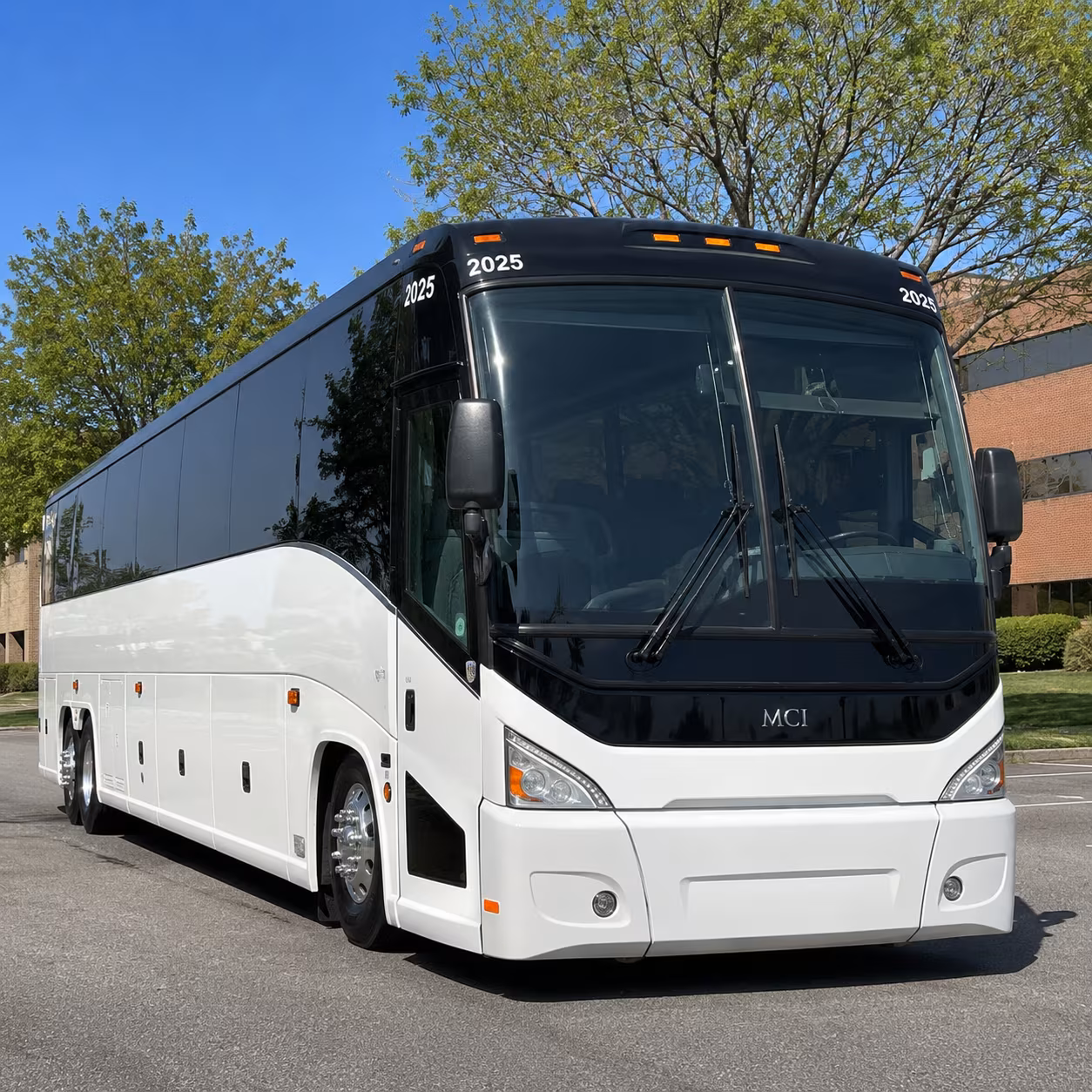 employee shuttle buses along the i 45 corridor to the woodlands and spring